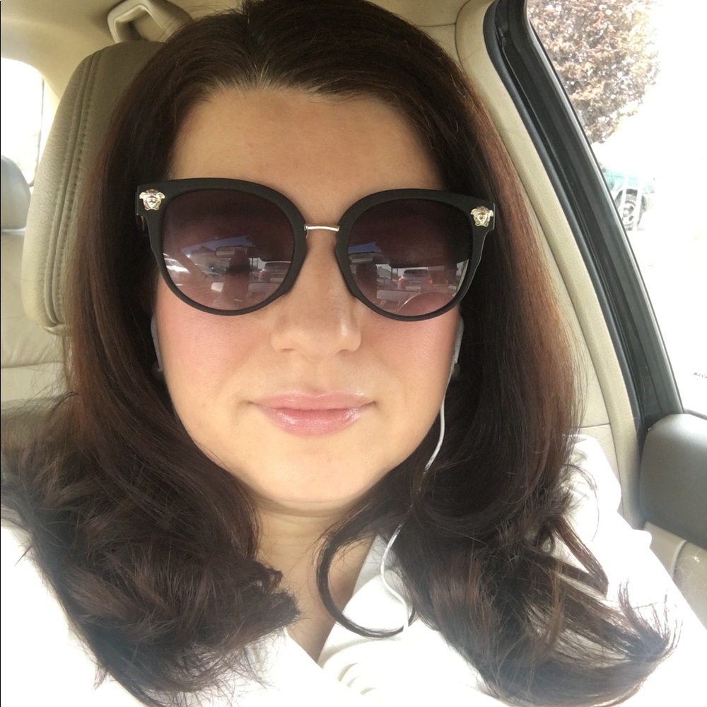 Meet your Posher, Diana